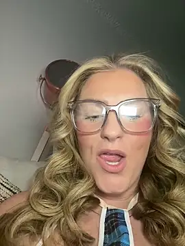 Charleigh xx online show from June 7, 2026, 5:12 am