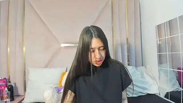 venusmorgan online show from October 15, 2025, 2:58 pm