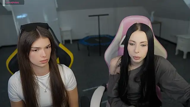 Snapshot of VivianSweet_ chatting on March 4, 2026, 11:29 am VivianSweet online show from March 4, 2026, 11:29 am