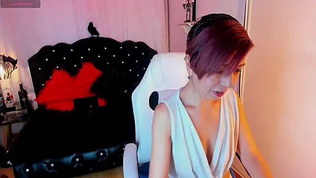 Trinityy   online show from December 5, 2025, 6:39 pm