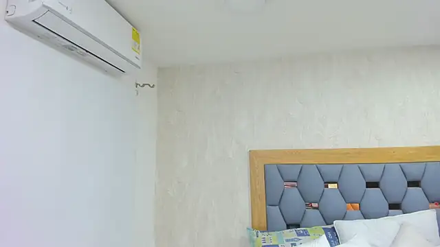 crystal sm online show from February 12, 2026, 3:06 am