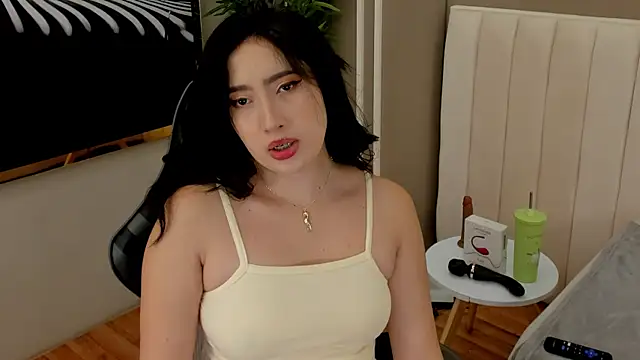 Snapshot of Skyyle_ chatting on June 17, 2026, 1:10 pm Skyyle online show from June 17, 2026, 1:10 pm