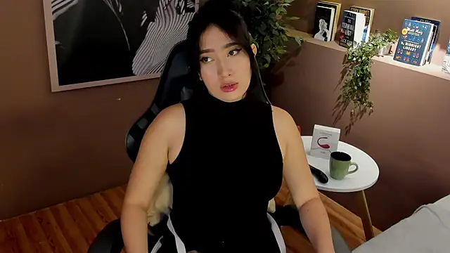 Snapshot of Skyyle_ chatting on July 16, 2026, 1:30 pm Skyyle online show from July 16, 2026, 1:30 pm