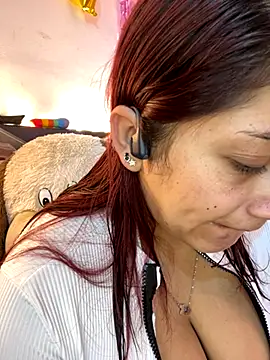 Nicol V online show from November 11, 2025, 4:51 am