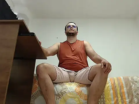 Snapshot of cloudsxxx chatting on May 4, 2026, 5:38 pm cloudsxxx online show from May 4, 2026, 5:38 pm