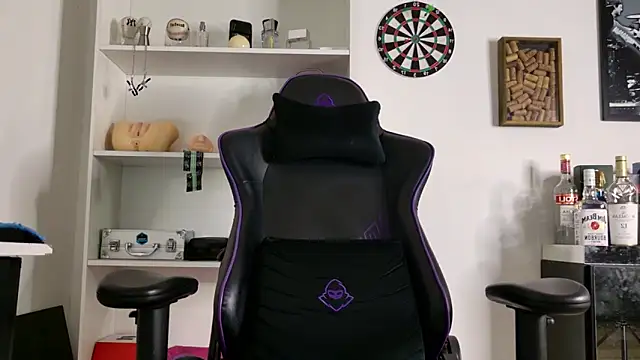 Snapshot of aaron_nvk chatting on April 10, 2026, 8:38 pm aaron nvk online show from April 10, 2026, 8:38 pm