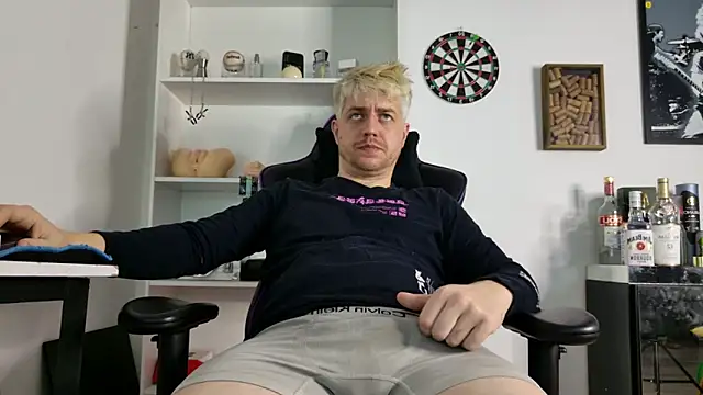 Snapshot of aaron_nvk chatting on April 10, 2026, 5:14 am aaron nvk online show from April 10, 2026, 5:14 am