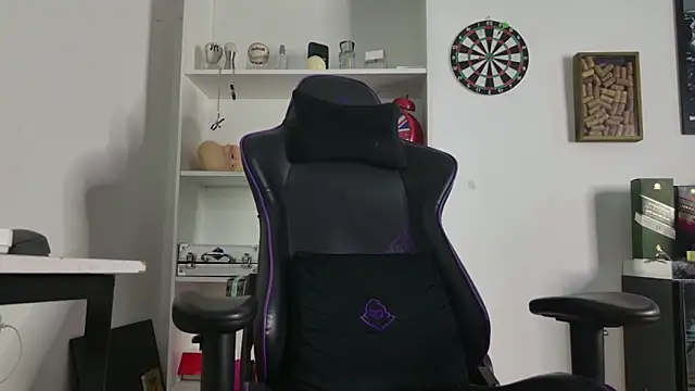 Snapshot of aaron_nvk chatting on March 4, 2026, 5:15 am aaron nvk online show from March 4, 2026, 5:15 am