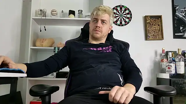 Snapshot of aaron_nvk chatting on April 14, 2026, 7:41 pm aaron nvk online show from April 14, 2026, 7:41 pm