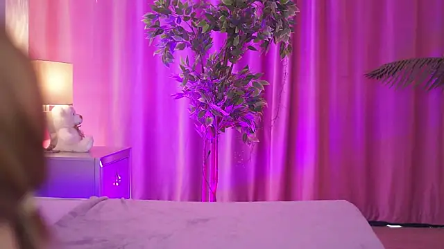 ZennySings online show from October 20, 2025, 9:43 am