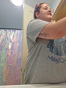 Snapshot of nuttiebuddy1 chatting on September 18, 2025, 3:09 am nuttiebuddy1 online show from September 18, 2025, 3:09 am