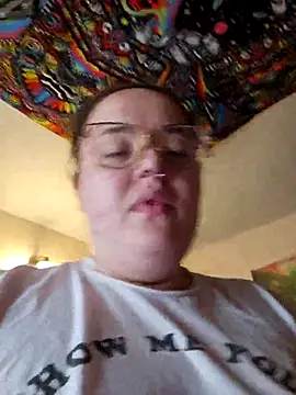 Snapshot of nuttiebuddy1 chatting on October 2, 2025, 3:48 pm nuttiebuddy1 online show from October 2, 2025, 3:48 pm