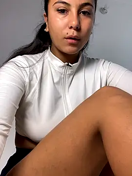 Sarahcutexoxox online show from October 1, 2025, 4:44 pm