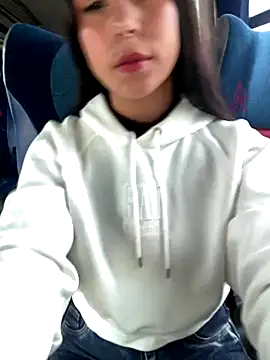 Sarahcutexoxox online show from October 5, 2025, 6:31 pm