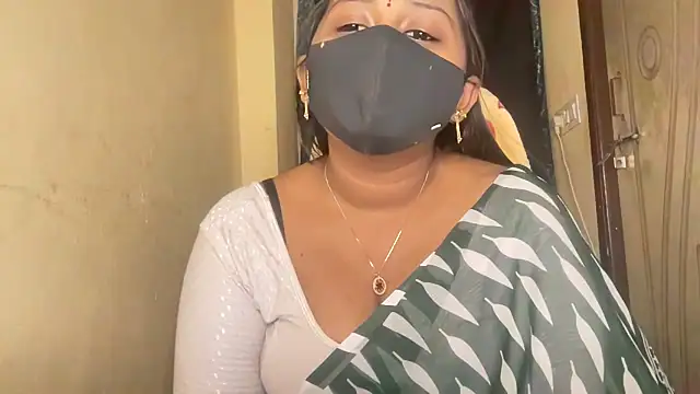 Snapshot of Pavani-Sexy chatting on March 1, 2026, 6:41 pm Pavani-Sexy online show from March 1, 2026, 6:41 pm