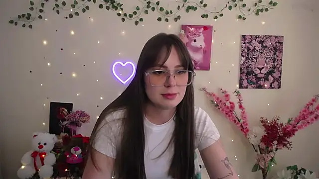 Amanda Bright  online show from May 22, 2026, 10:24 am