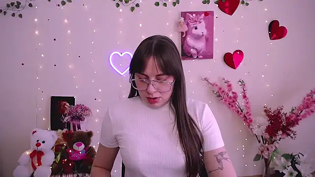 Amanda Bright  online show from March 31, 2026, 11:01 am