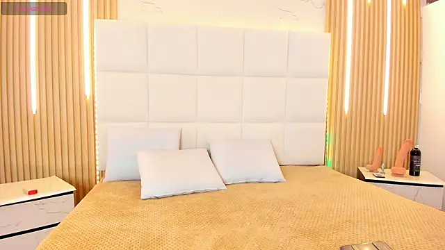 Elody rousse online show from October 24, 2025, 12:37 pm