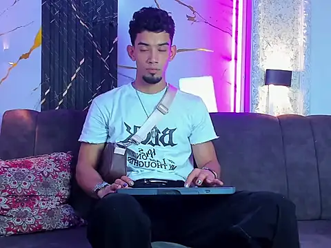 prince arthur77 online show from July 5, 2026, 4:03 pm
