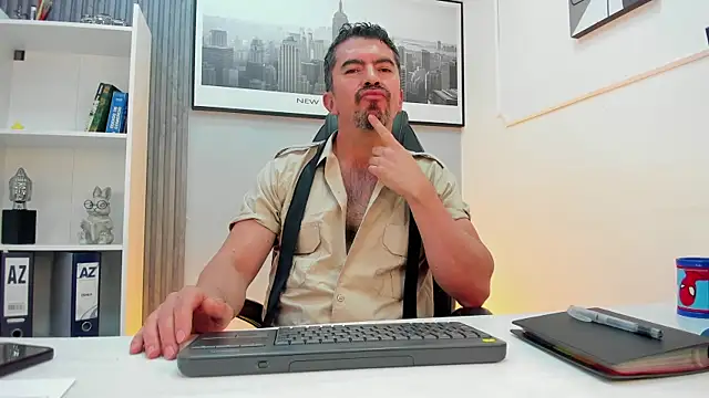 JuanKFit 45 online show from July 28, 2026, 4:31 am
