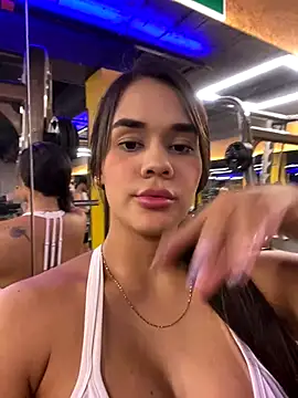 BellaLeclair online show from November 16, 2025, 7:40 pm