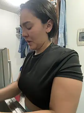 meli  brown online show from December 2, 2025, 3:41 am