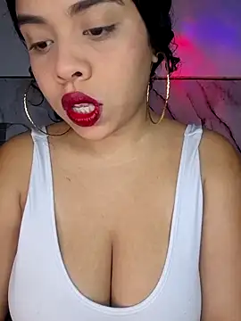 Snapshot of Yemaly_Lee chatting on May 25, 2026, 10:52 pm Yemaly Lee online show from May 25, 2026, 10:52 pm