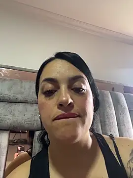 karolNails online show from March 3, 2026, 7:43 pm