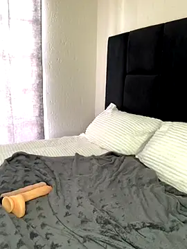 jayjayja19 online show from November 2, 2025, 5:56 am