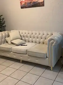 jayjayja19 online show from April 20, 2026, 1:52 am