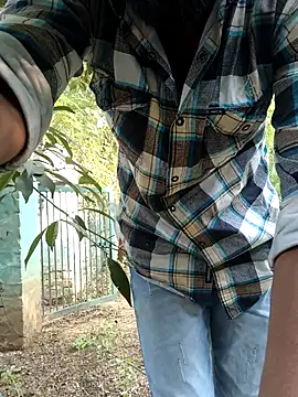 Snapshot of OmeningFurorji chatting on October 18, 2025, 9:44 am OmeningFurorji online show from October 18, 2025, 9:44 am