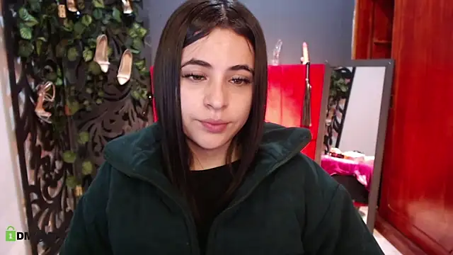 Snapshot of sofi_lara28 chatting on February 16, 2026, 1:32 pm sofi lara28 online show from February 16, 2026, 1:32 pm