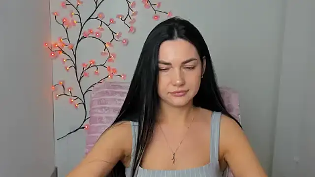 Lune Moon online show from April 9, 2026, 5:20 am