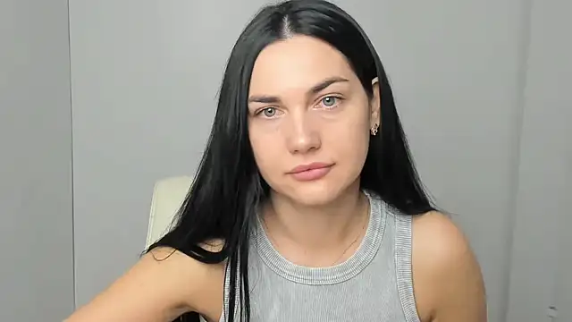 Lune Moon online show from September 16, 2025, 5:41 am