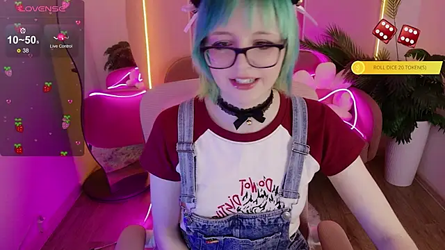 CoralineYoung online show from March 19, 2026, 7:08 am