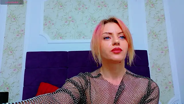 Snapshot of AvaSinclaire chatting on November 16, 2025, 5:01 am AvaSinclaire online show from November 16, 2025, 5:01 am