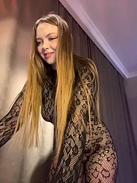 Snapshot of Nikole_Boom chatting on September 25, 2025, 7:09 pm Nikole Boom online show from September 25, 2025, 7:09 pm