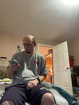 Snapshot of Travis746 chatting on April 10, 2026, 6:48 pm Travis746 online show from April 10, 2026, 6:48 pm