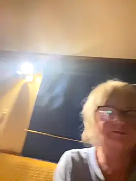 ladyboatlady online show from November 4, 2025, 6:33 pm