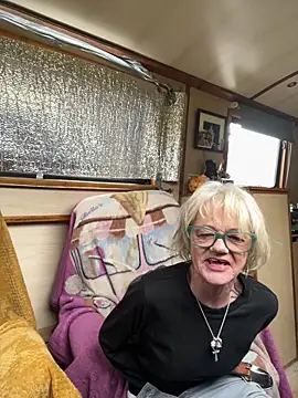 ladyboatlady online show from February 19, 2026, 3:09 pm