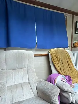 ladyboatlady online show from April 19, 2026, 3:13 pm