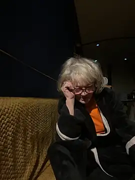 ladyboatlady online show from November 4, 2025, 6:17 am