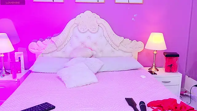 SamantaKane online show from February 15, 2026, 4:02 am