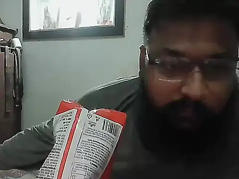 Snapshot of Dollseye chatting on November 28, 2025, 4:29 pm Dollseye online show from November 28, 2025, 4:29 pm