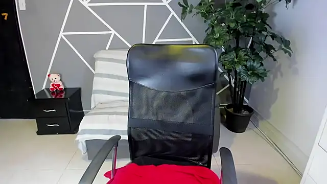 Snapshot of paula_miler1 chatting on February 18, 2026, 2:02 pm paula miler1 online show from February 18, 2026, 2:02 pm