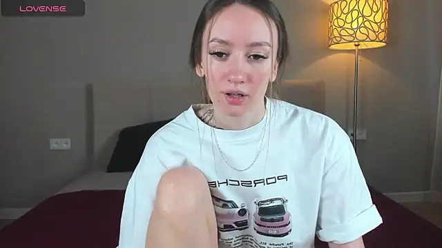 Snapshot of cutienaughtygirl chatting on April 16, 2026, 9:32 am cutienaughtygirl online show from April 16, 2026, 9:32 am