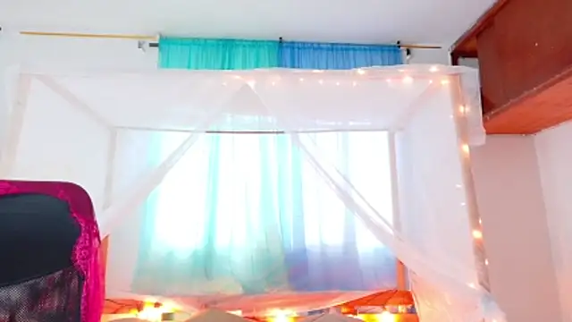 Snapshot of loreaniss chatting on January 31, 2026, 9:24 pm loreaniss online show from January 31, 2026, 9:24 pm