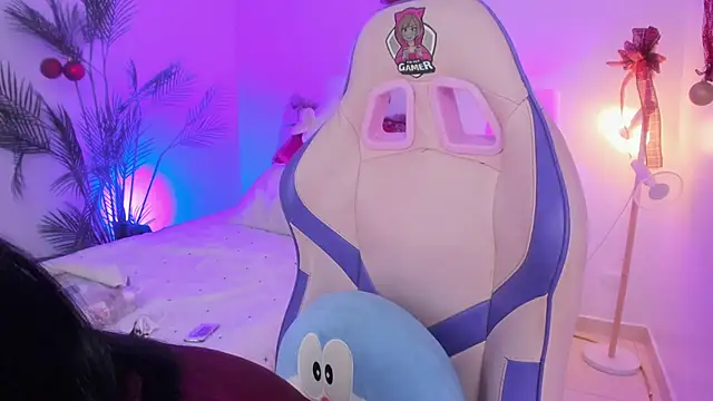 Hadid Jimenez  online show from December 17, 2025, 9:09 pm