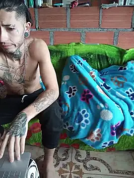 Snapshot of Tattoboy19cm chatting on April 20, 2026, 3:35 pm Tattoboy19cm online show from April 20, 2026, 3:35 pm