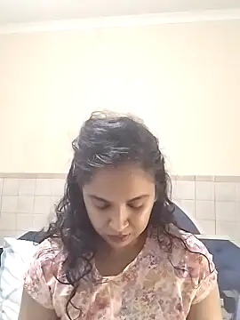 Snapshot of cute_indianxo chatting on February 10, 2026, 7:02 pm cute indianxo online show from February 10, 2026, 7:02 pm